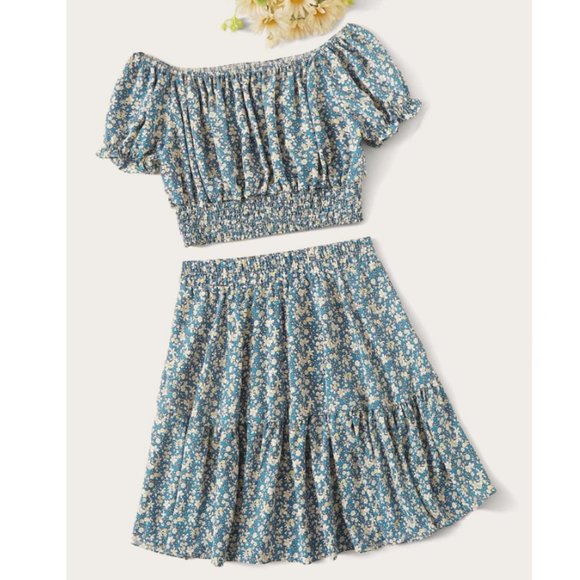 SHEIN Other - NWT SHEIN Ditsy floral ruched crop top/skirt set